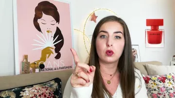 Perfume Narciso Rodriguez Red Iris Dummy in the video 10 Fragrances for Fall 2019 (Top Offseason)