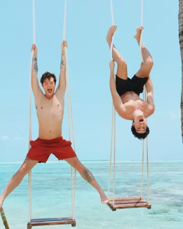 Red Swim Short de Marco Ferrero en la cuenta de Instagram @iconize