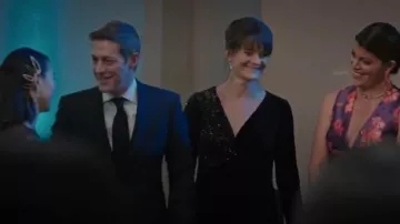 Teri Jon by Rickie Freeman Stretch Velvet Sequin Gown worn by Jane Stulbarg (Enid Graham) in Madam Secretary Season 6 Episode 6