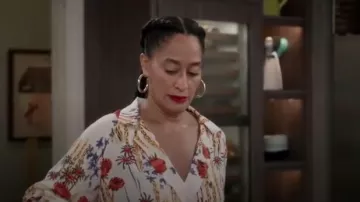 Pendientes Madewell Simply Chunky Hoop usados por Rainbow Johnson (Tracee Ellis Ross) en negro Temporada 6 Episodio 7