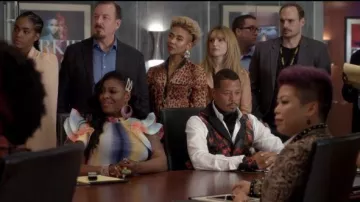 Akira Rainbow Striped Blouse usado por Porsha (Ta'Rhonda Jones) en Empire Temporada 06 Episodio 06