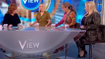 Alice + olivia Toby Leopard Print Blazer ajustado usado por Meghan McCain en The View noviembre 12, 2019