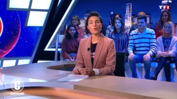 Chaqueta de terciopelo de pana rosa de Alessandra Sublet en C'est Canteloup