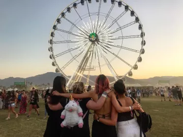La mochila unicornio de Lola Dubini en la cuenta de Instagram de @loladubini