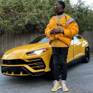 Off-White Yellow graphic logo print T-shirt of Young Dolph on the Instagram account @youngdolph