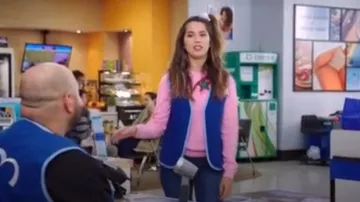Mira Mikati Rose Patché Star Chandail porté par Cheyenne (Nichole Bloom) dans le Superstore de la Saison 5-Épisode 8