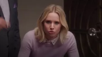 Rails Blanc Charli Cerise Shirt porté par Eleanor Shellstrop (Kristen Bell) à La Bonne Place Saison 4 Épisode 8