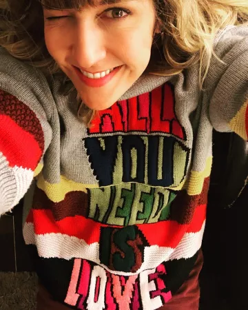 The sweater oversize wool intarsia All You Need Is Love x The Beatles of Daphne Bürki on the account Instagram of @daphneburki