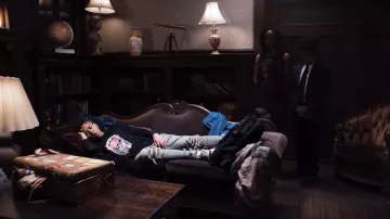 Amiri MX1 pañuelo slim fit jeans de YBN Cordae en el video musical YBN Cordae - Nightmares Are Real (feat. Pusha T) [Video Oficial]