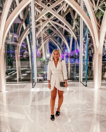 Mini Vestido de Danielle French en la cuenta de Instagram @itsdaniellesjourney