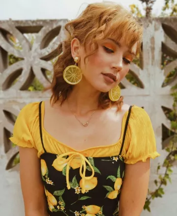 Citron noir Mini Robe de Abi Milner sur l'Instagram account @abigail_janine