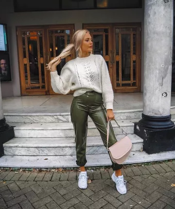 Blanc Pull en Tricot de Helena sur l'Instagram account @helenacritchley