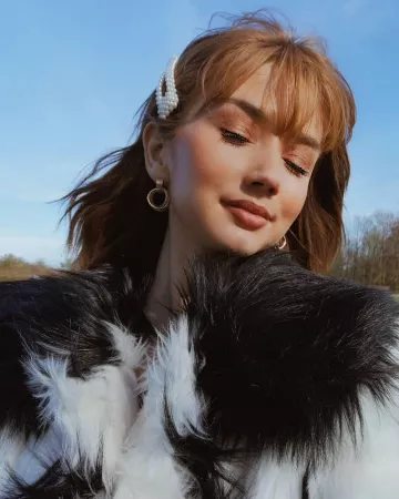 Imprimé Faux Manteau de Fourrure de Abi Milner sur l'Instagram account @abigail_janine