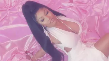 Chandelier crystal earrings of Nicki Minaj in KAROL G, Nicki Minaj - Tusa