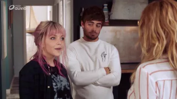 The t-shirt tie & dye, Judith (Alice Varela) in Tomorrow belongs to us