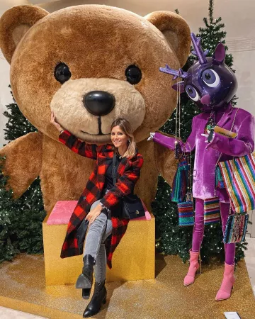 Les boots Jonak noir à petits clous portées par Anne-Sophie sur le compte Instagram de @larmoiredesoso