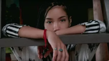 Turquoise ring of Jhene Aiko in Jhené Aiko - None Of Your Concern (Official Video)