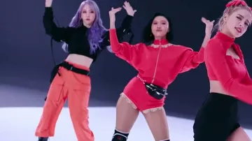 Red cargo pants of Moonbyul in [MV] 마마무(MAMAMOO) - HIP