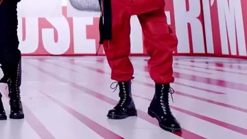 Dr Martens black boots of Moonbyul in [MV] 마마무(MAMAMOO) - HIP