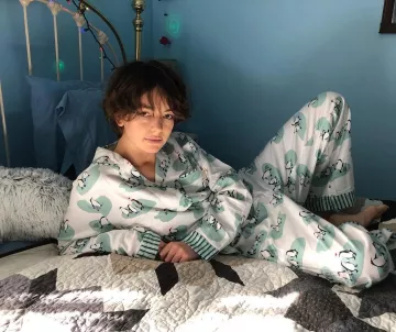 Penguin PJ ensemble de Brigette Lundy-Paine sur l'Instagram account @briiiiiiiiiig