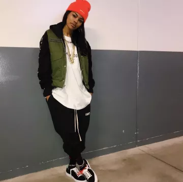 The Sneakers In Suede with Patch Logo Off-White Teyana Taylor on the account Instagram of @teyanataylor