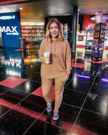 All Star Clas­sic Shoes of Danielle French on the Instagram account @itsdaniellesjourney
