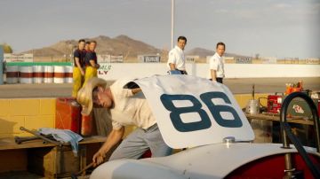 Marteau à panne ronde utilisés par Ken Miles (Christian Bale) en Ford / Ferrari