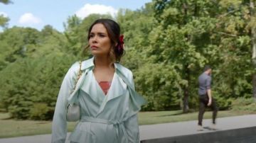 White Mini Shoulder Bag worn by Cristal Jennings (Daniella Alonso) in Dynasty Season 03 Episode 06