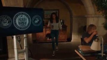 Vans Baskets portées par Kensi Blye (Daniela Ruah) dans NCIS: Los Angeles Saison 11 Episode 08