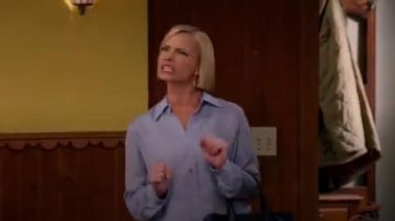 L'Agence Ni­na Stripe Silk Blouse worn by Jill Kendall (Jaime Pressly) in Mom Season 7 Episode 7