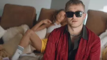 Les lunettes de soleil Saint Laurent de Vald dans son clip Ce monde est cruel 