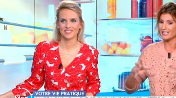 Vestido Midi estampado de crepé rojo de Sandra Ferreira en William al mediodía del 18.11.2019
