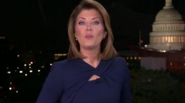 Giorgio Armani Milano Maillot Noué Cou Bodycon Robe portée par Norah O'Donnell sur CBS, Ce Matin, le 15 novembre 2019