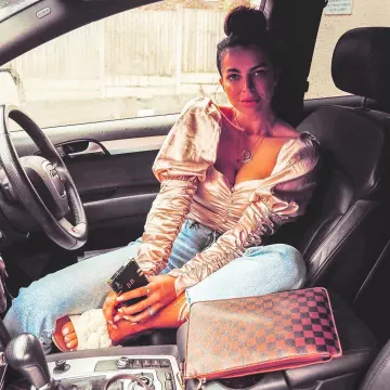 Missyempire Brun Vérifier le Sac d'Embrayage de Beth Bartram sur l'Instagram account @beth_bartram