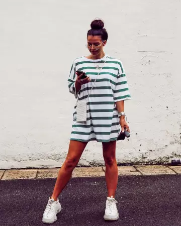 Tour Clair Lentille de Lunettes En Or de Beth Bartram sur l'Instagram account @beth_bartram