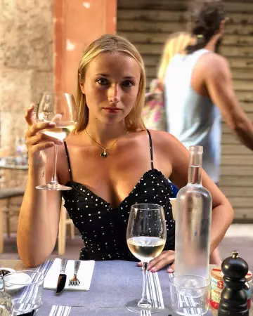 Dress black with white dots from Chloé Jouannet on the account Instagram of @jouannetchloe
