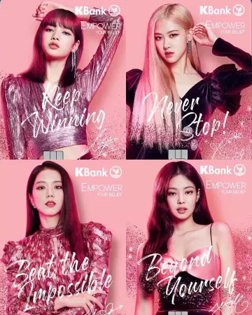 The crop top metallic pink Lisa on the account Instagram of @blackpinks