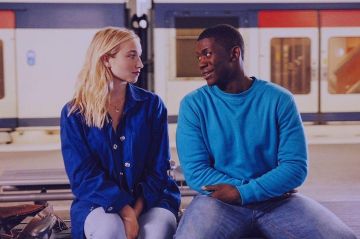 Chemise en jeans bleu de Chloé Jouannet sur le compte Instagram de @jouannetchloe