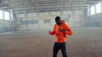 L'Île de pierre orange zip hoodie, portés par Dave sur son Streatham de la musique de la vidéo