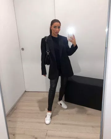 Gucci Wom­en's Ace Leather Sneak­er of Paige on the Instagram account @paigekh