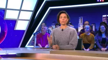 El suéter de malla gris denso y esponjoso de Alessandra Sublet en C'est Canteloup el 21.11.2019