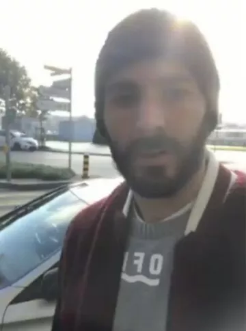 Le bonnet noir écusson noir Richard Valentine Paris porté par Karim Benzema sur le compte Instagram de @karimbenzema.style