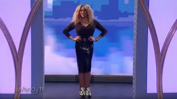 Reformation Indie Traje de manga larga usado por Wendy Williams en The Wendy Williams Show 19 de noviembre de 2019