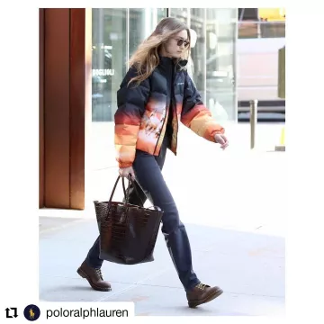 Dr. Martens 1460 8 Eye Boots usado por Jelena Noura "Gigi" Hadid Ciudad de Nueva York 21 de noviembre de 2019