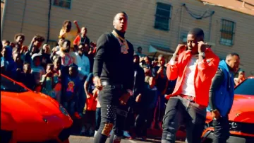 Amiri Black stud detail jeans usados por A Boogie wit da Hoodie in Goodbye Official Music Video by Blac Youngsta feat.
