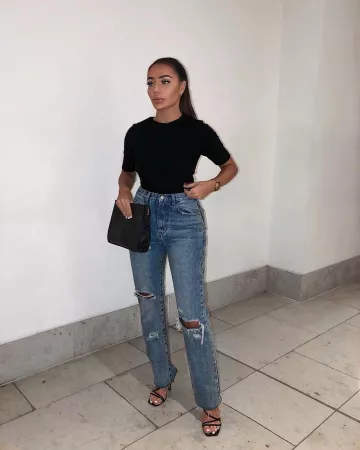 Bracelet noir Talons hauts de Paige sur l'Instagram account @paigekh