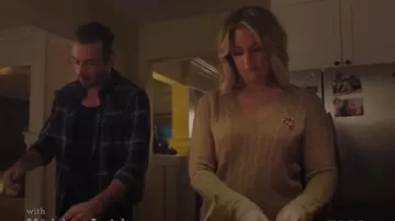 Polo Ralph Lauren Camel Câble Laine-Cachemire Chandail porté par Alice Cooper (Mädchen Amick) à Riverdale Saison 4 Épisode 7
