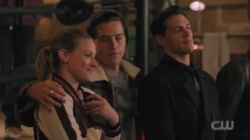 Scotch & Soda Jaune Plaid en Fausse peau lainée Doublée en Laine mélangée Trucker Jacket porté par Jughead Jones (Cole Sprouse) à Riverdale Saison 4 Épisode 7