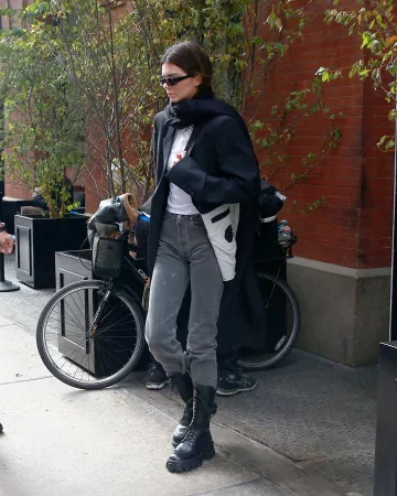 Carolina Lemke Dusk 55mm Rec­tan­gle Sun­glass­es worn by Kendall Jenner New York City November 20, 2019