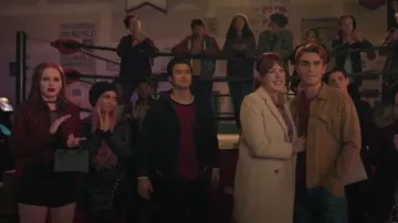 Noir sur mesure Dentelle Romper porté par Cheryl Fleur (Madelaine Petsch) à Riverdale Saison 4 Épisode 7